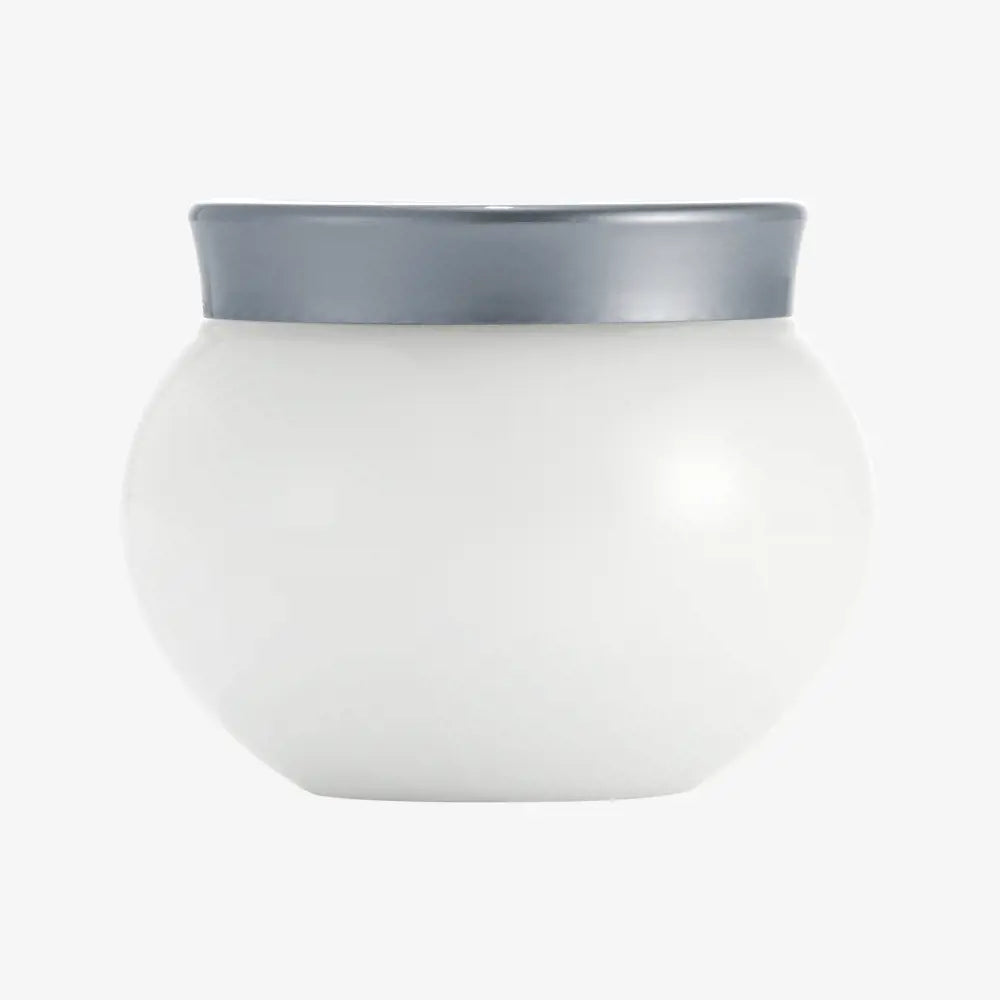 ORIFLAME Eclat Femme Weekend Perfumed Body Cream – Luxurious Hydration & Fresh Fragrance (250 ML)
