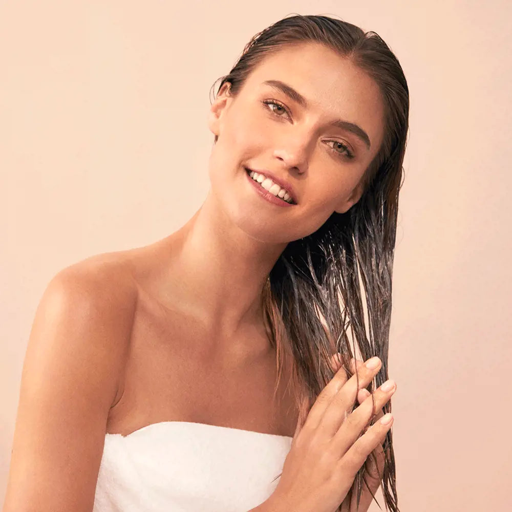 ORIFLAME Milk & Honey Gold Hair Mask: Soft, Silky & Radiant Hair (250 ML)